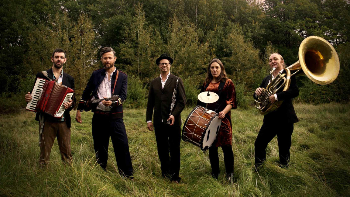 Шведи с Балкански джем сешън в Бургас и ...