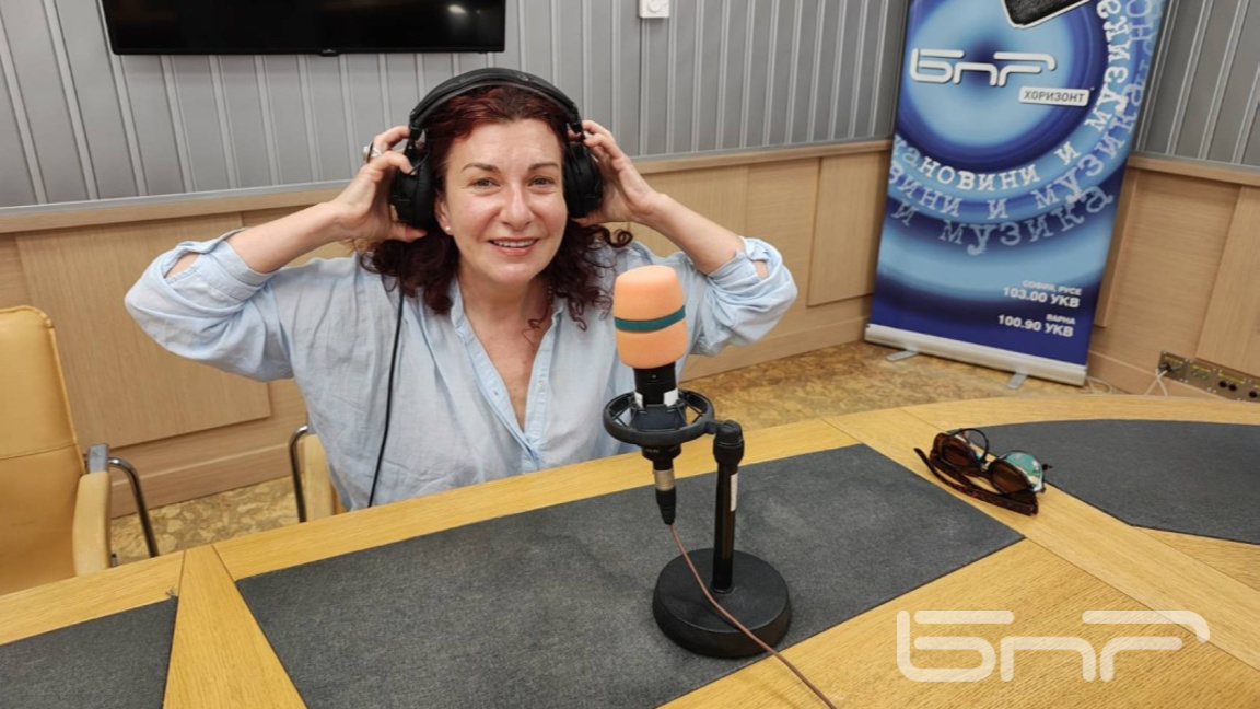 "Ехо от Антарктика": Марина Великова пок...