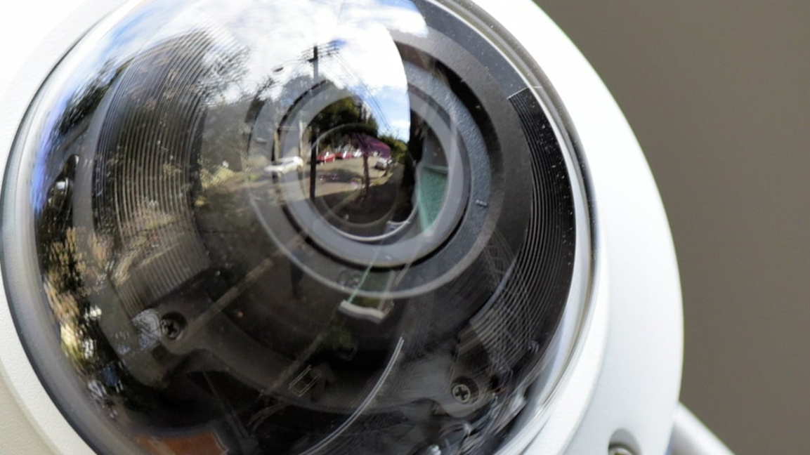 Американски градове на бунт срещу "всевиждащото AI око"