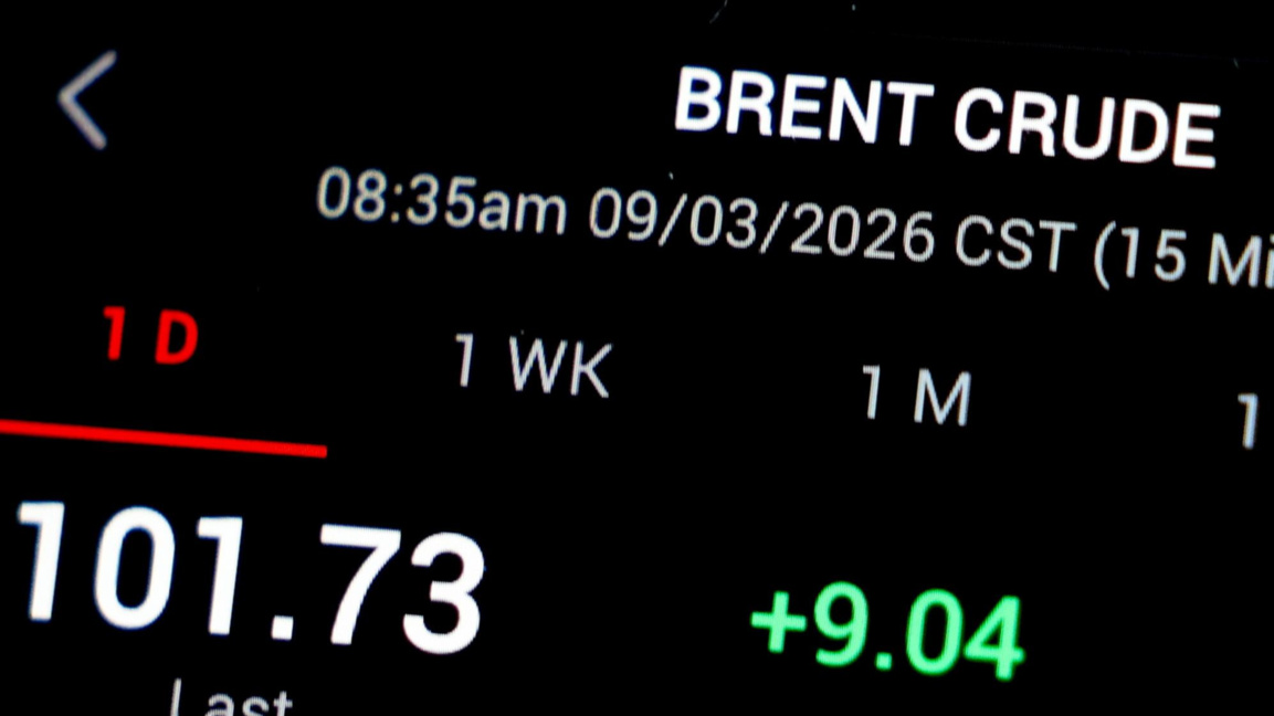 Петролът сорт "Брент" поскъпна с 10%...