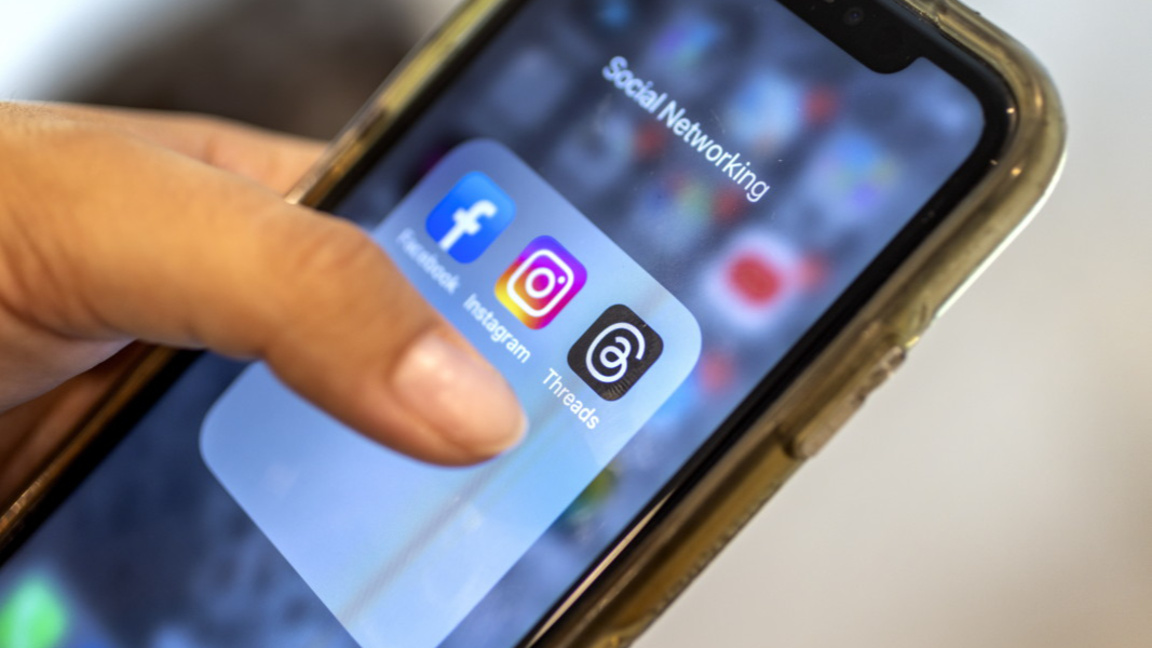 Над 750 000 профила на деца са премахнати от Facebook и Instagram