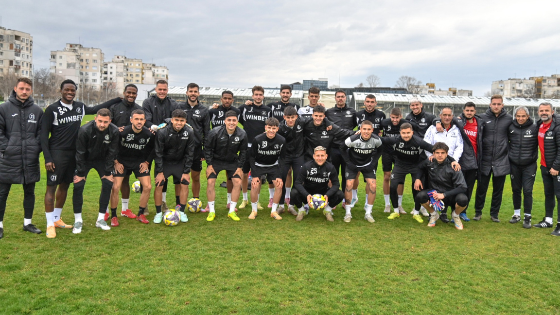 Локомотив стъпи на базата в ЖК Тракия...