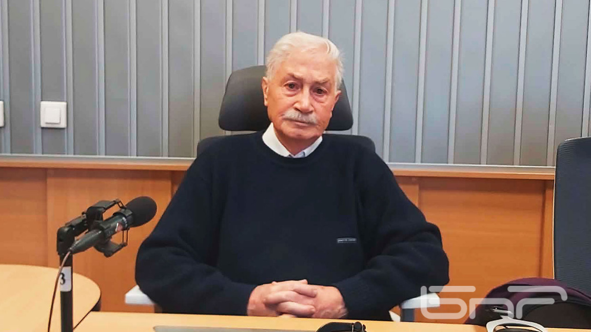 Училище за деца и за родители...